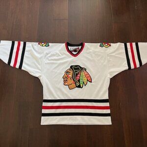 NHL Chicago Blackhawks Pro Player Men Medium White Hockey Jersey